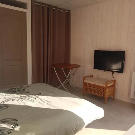 Apartment Centre *